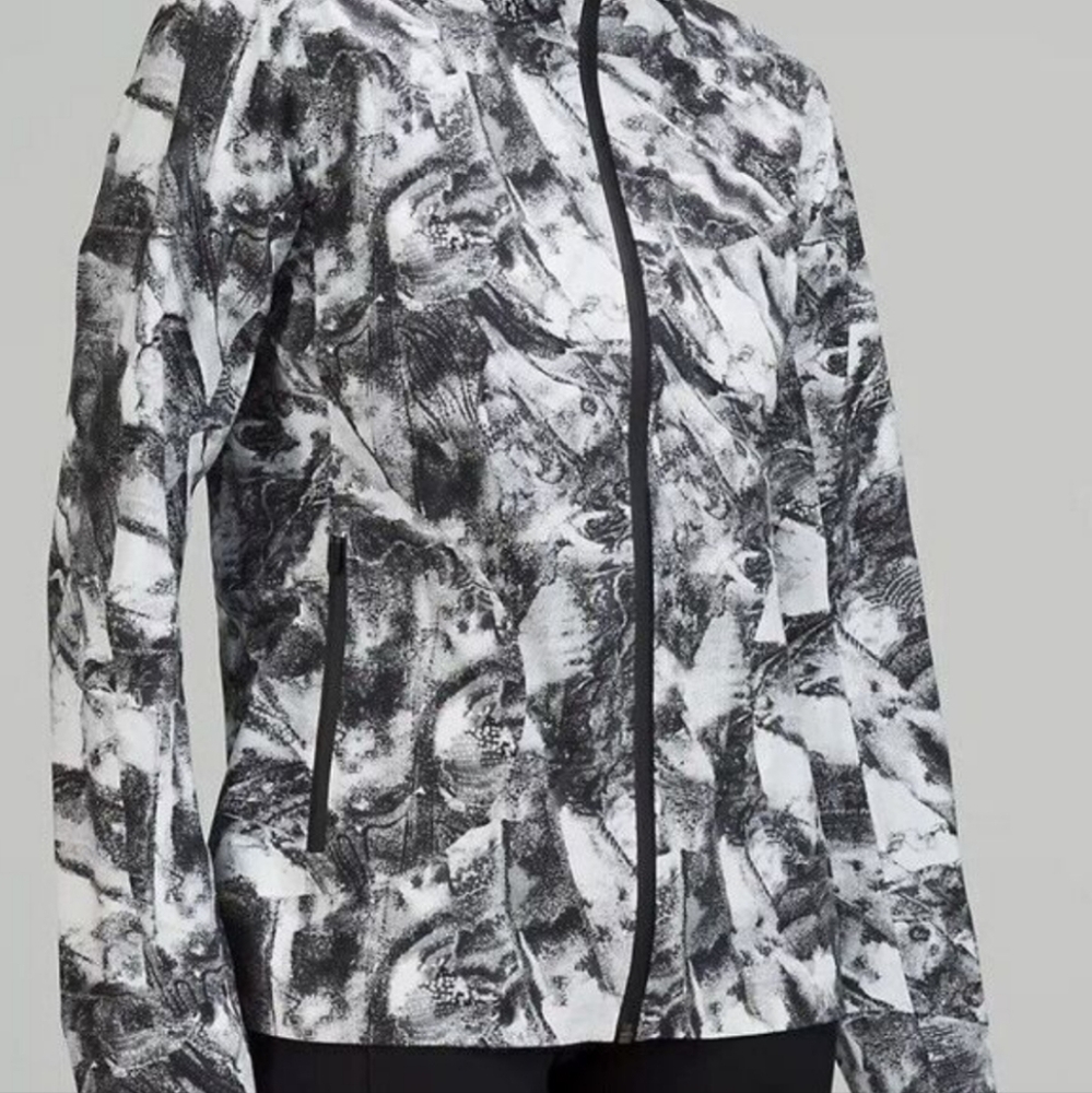 Lululemon Break A Trail Jacket Size 6